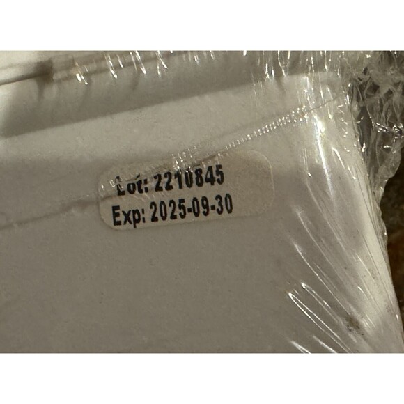 First Aid Only Bodily Fluid Spill Clean Up Kit (6021) - Picture 2 of 3